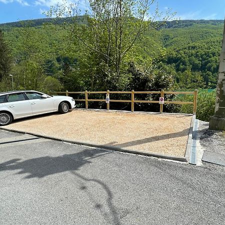 Casa A Schiera Fronte Lago Con Giardino Barcis Exterior foto